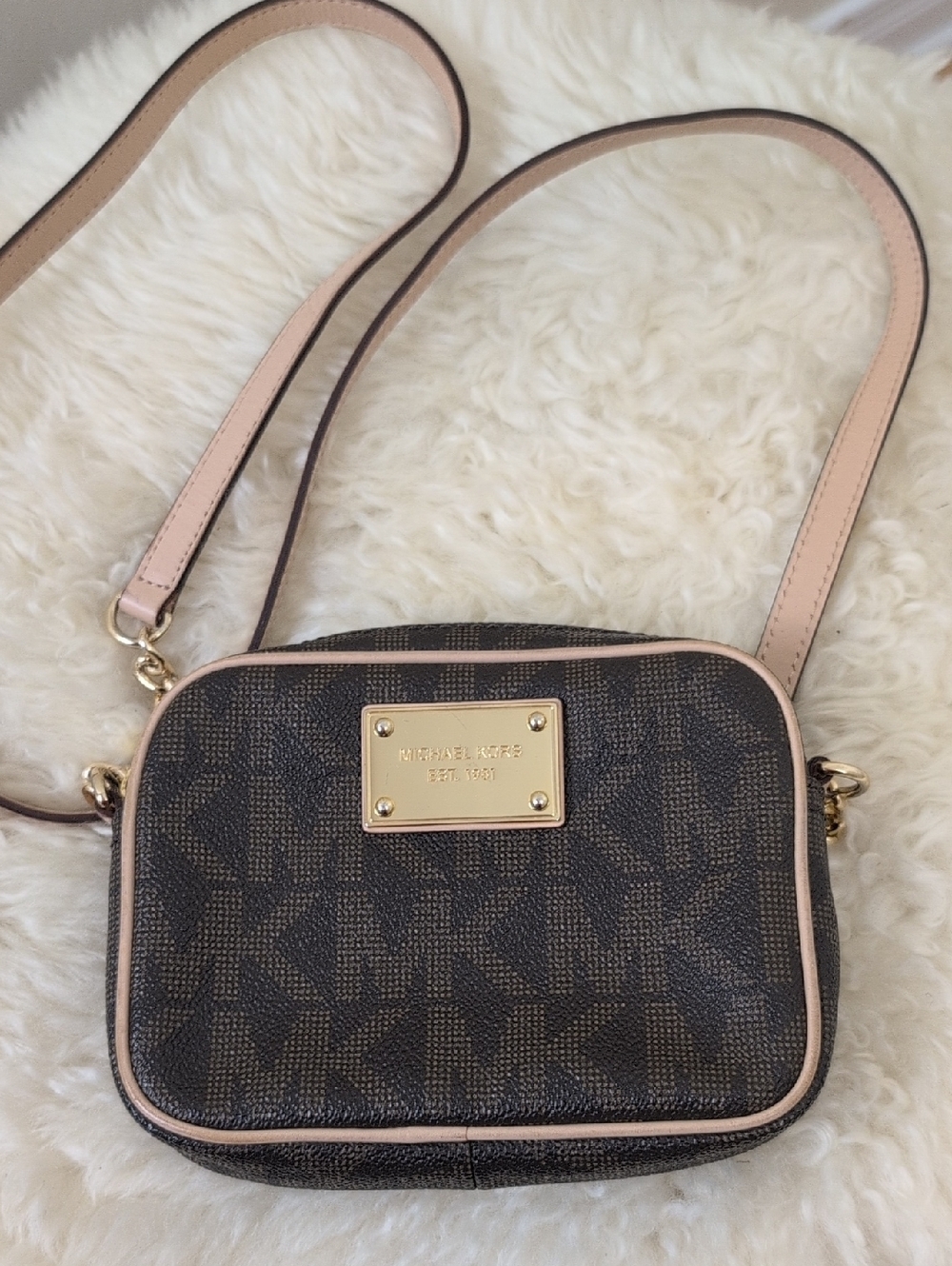 MICHAEL KORS LOGO CROSSBODY BAG PINK TRIM